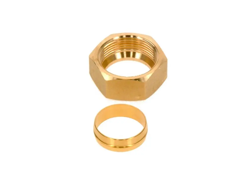 Goldfarbene Mutter mit Außengewinde und einem Schneidring. Zeigt eine robuste Bauart, geeignet für verschiedene Anwendungen. Bosch Produkt.